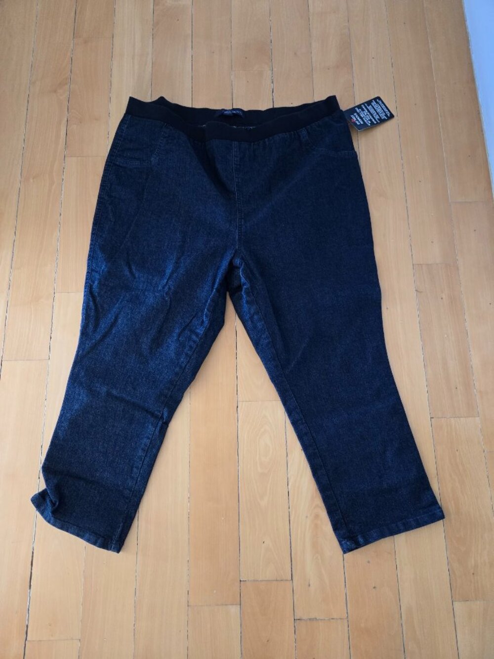 Black Denim Stretch Capri Jeans   Size 22    New with tags